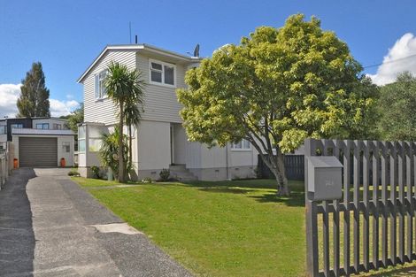 Photo of property in 74a Arimu Road, Papakura, 2110