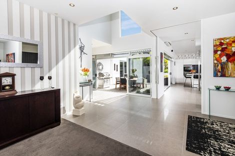 Photo of property in 15 Oceania Place, Mellons Bay, Auckland, 2014