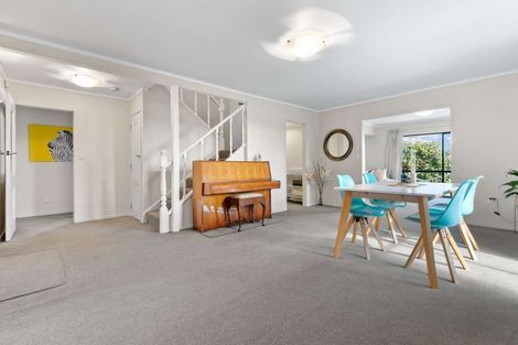 Photo of property in 2 Waitawa Place, Lynmore, Rotorua, 3010