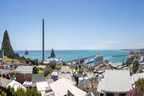 Photo of property in 19 Port View Crescent, Moturoa, New Plymouth, 4310