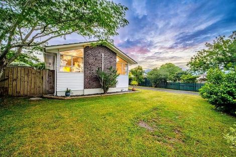 Photo of property in 4 Tangelo Place, Bucklands Beach, Auckland, 2012