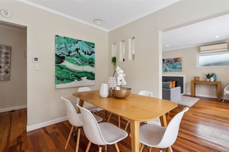 Photo of property in 2/227 Glenfield Road, Hillcrest, Auckland, 0627