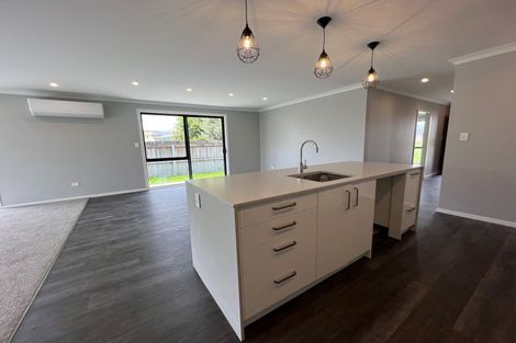 Photo of property in 10 Sanson Place, Levin, 5510