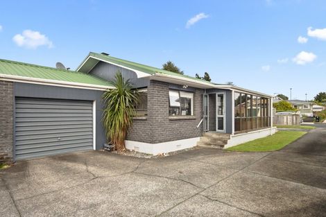 Photo of property in 12a Landscape Road, Pukekohe, 2120