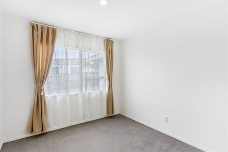 Photo of property in 51 Barbados Drive, Unsworth Heights, Auckland, 0632