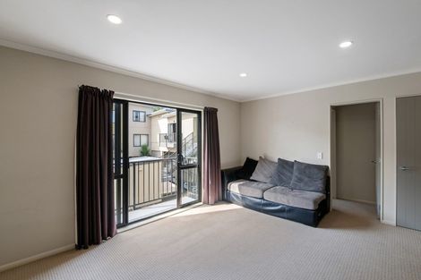 Photo of property in Te Kakariki Apartments, 2/2 Wellington Road, Paekakariki, 5034