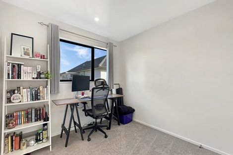 Photo of property in 4/17 Rewarewa Road, Te Atatu Peninsula, Auckland, 0610