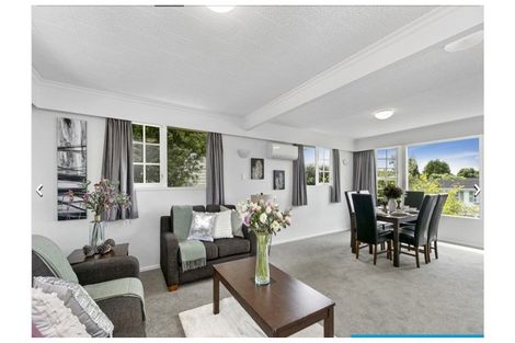 Photo of property in 25 Oriel Avenue, Tawa, Wellington, 5028