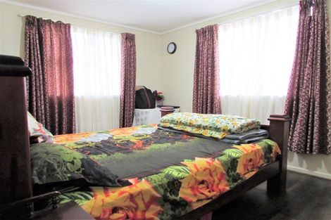 Photo of property in 2/10 Ponderosa Grove, Maoribank, Upper Hutt, 5018