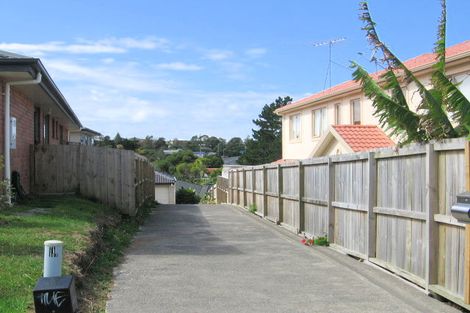 Photo of property in 11 Rising Parade, Fairview Heights, Auckland, 0632