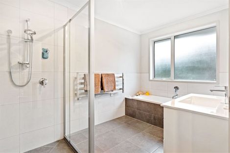 Photo of property in 82 Solan Drive, Waimauku, 0812