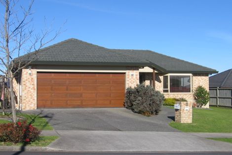 Photo of property in 6 Dairyland Drive, East Tamaki Heights, Auckland, 2016