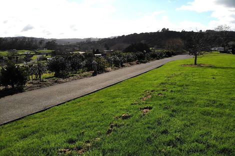 Photo of property in 33 Osbaldiston Lane, Kaukapakapa, 0873