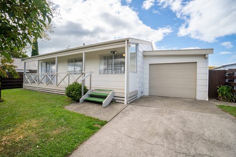 Photo of property in 25a Rosedale Crescent, Cloverlea, Palmerston North, 4412