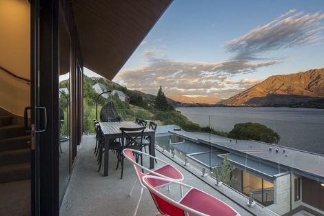 Photo of property in La Residence Du Lac, 39/527 Frankton Road, Queenstown, 9300