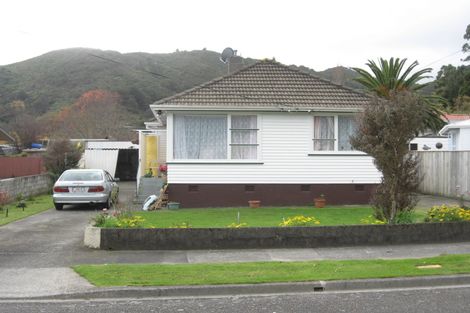 Photo of property in 2 Glen Alice Grove, Naenae, Lower Hutt, 5011