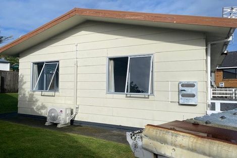 Photo of property in 1/86 Birkdale Road, Birkdale, Auckland, 0626