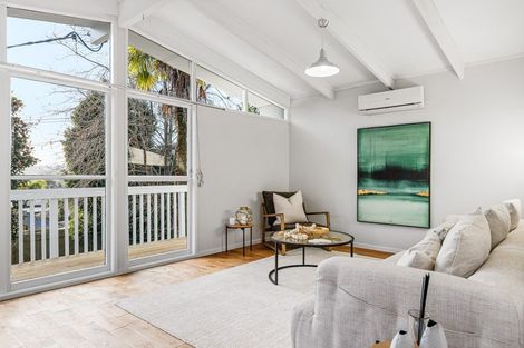 Photo of property in 18 Outlook Road, Greenhithe, Auckland, 0632