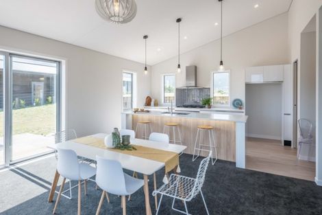 Photo of property in 1 Lamont Place, Waikanae, 5036