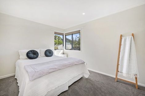 Photo of property in 14 Lakemere Way, Kinloch, Taupo, 3377