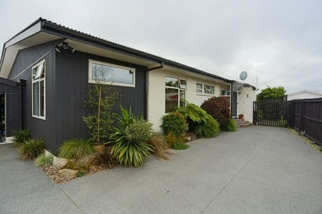 Photo of property in 102c Isleworth Road, Bishopdale, Christchurch, 8053