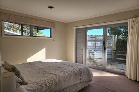 Photo of property in 10 Donnelly Street, Oakura, 4314