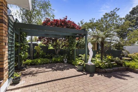 Photo of property in 2/26 Tui Glen Road, Birkenhead, Auckland, 0626