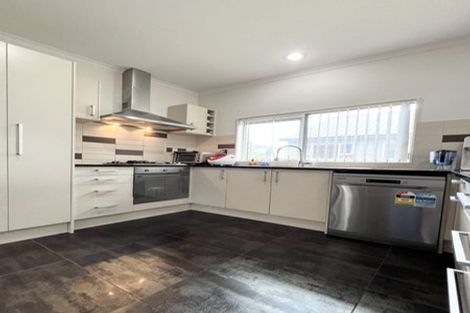 Photo of property in 22 Mulroy Place, Pinehill, Auckland, 0632