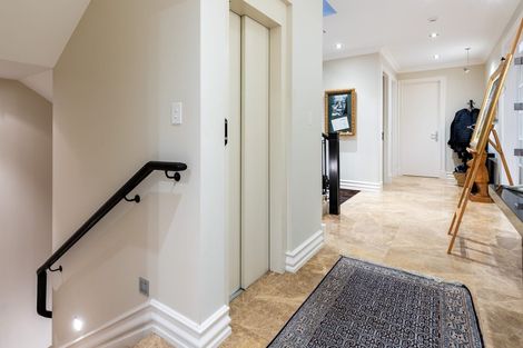 Photo of property in 14a Gibbons Road, Takapuna, Auckland, 0622