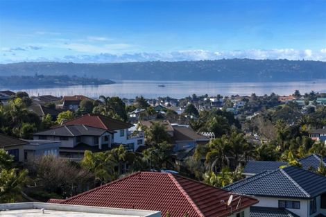 Photo of property in 28 Bernleigh Terrace, West Harbour, Auckland, 0618