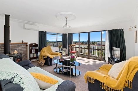 Photo of property in 22 Sunset Terrace, Waikanae Beach, Waikanae, 5036