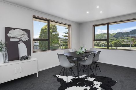 Photo of property in 5 Chilton Drive, Paraparaumu, 5032