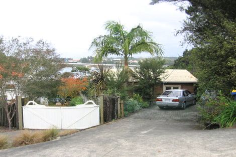 Photo of property in 20 Marae Road, Greenhithe, Auckland, 0632