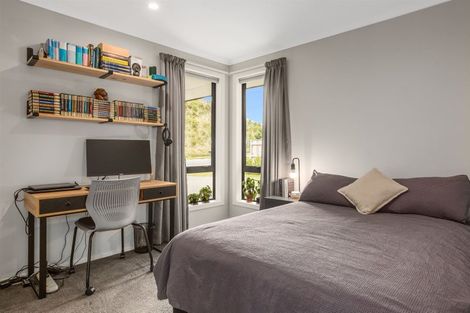 Photo of property in 25 Queen Charlotte Drive, Aotea, Porirua, 5024