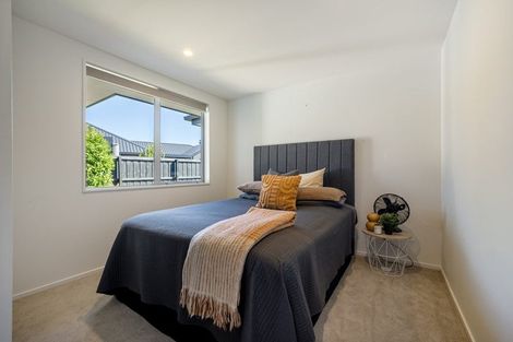 Photo of property in 8 Irvines Track, Halswell, Christchurch, 8025