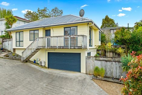 Photo of property in 2/301 Sunset Road, Sunnynook, Auckland, 0632