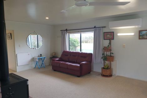 Photo of property in 6 Allman Drive, Coromandel, 3506