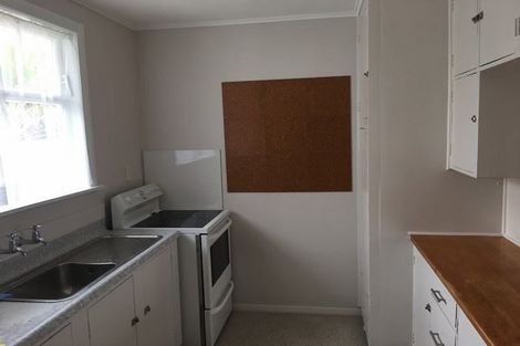 Photo of property in 2 Gibbons Crescent, Castlecliff, Whanganui, 4501