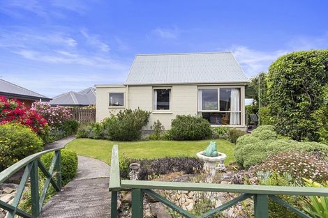 Photo of property in 14 Pound Street, Amberley, 7410