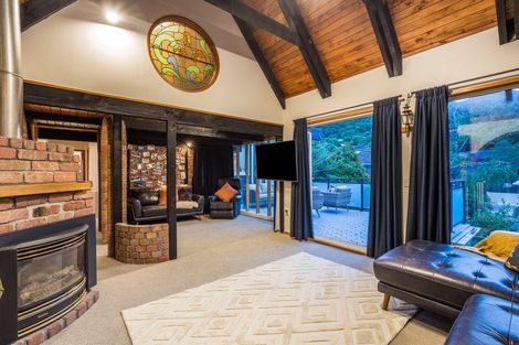 Photo of property in 5 Newnham Court, Tawa, Wellington, 5028