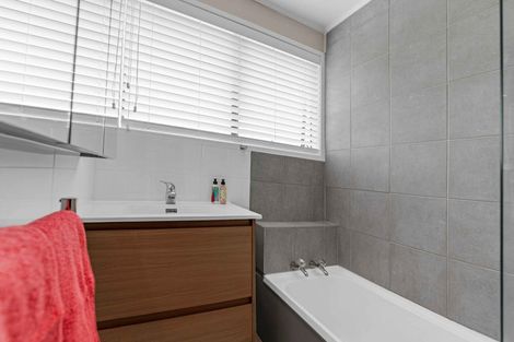 Photo of property in 9 Le Havre Place, Takanini, 2112