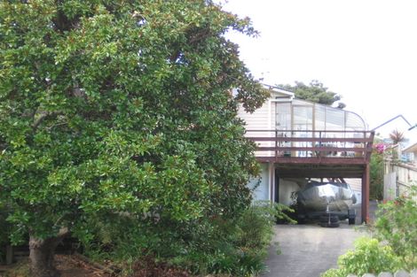 Photo of property in 1/19 Gazelle Avenue, Beach Haven, Auckland, 0626