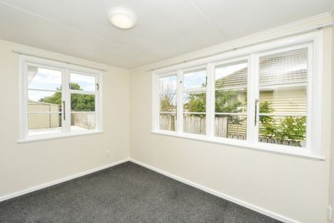 Photo of property in 82 Holland Road, Fairfield, Hamilton, 3214