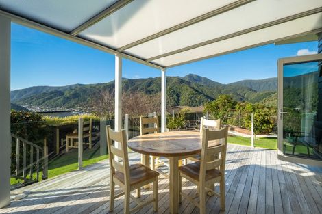 Photo of property in 33 Harbour View Heights, Picton, 7220