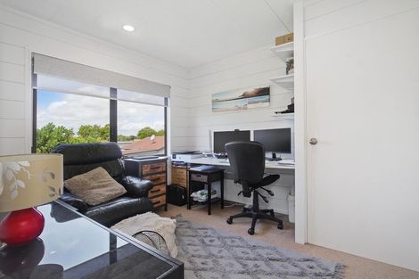 Photo of property in 3 Stella Drive, Clarks Beach, 2122