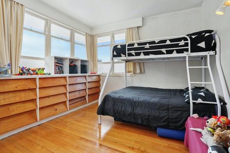 Photo of property in 37 Beaubank Road, Kelston, Auckland, 0602