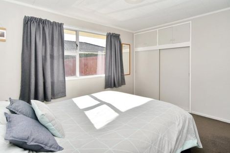 Photo of property in 2/10 Salford Avenue, Redwood, Christchurch, 8051