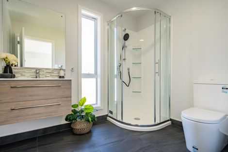 Photo of property in 92 Silverstream Road, Crofton Downs, Wellington, 6035