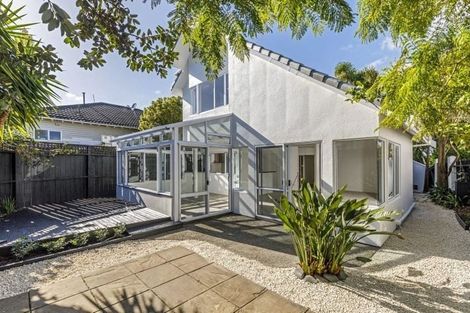 Photo of property in 1/20 Norwood Road, Bayswater, Auckland, 0622