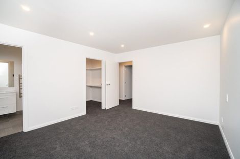 Photo of property in 77 Johnstone Drive, Fitzherbert, Palmerston North, 4410
